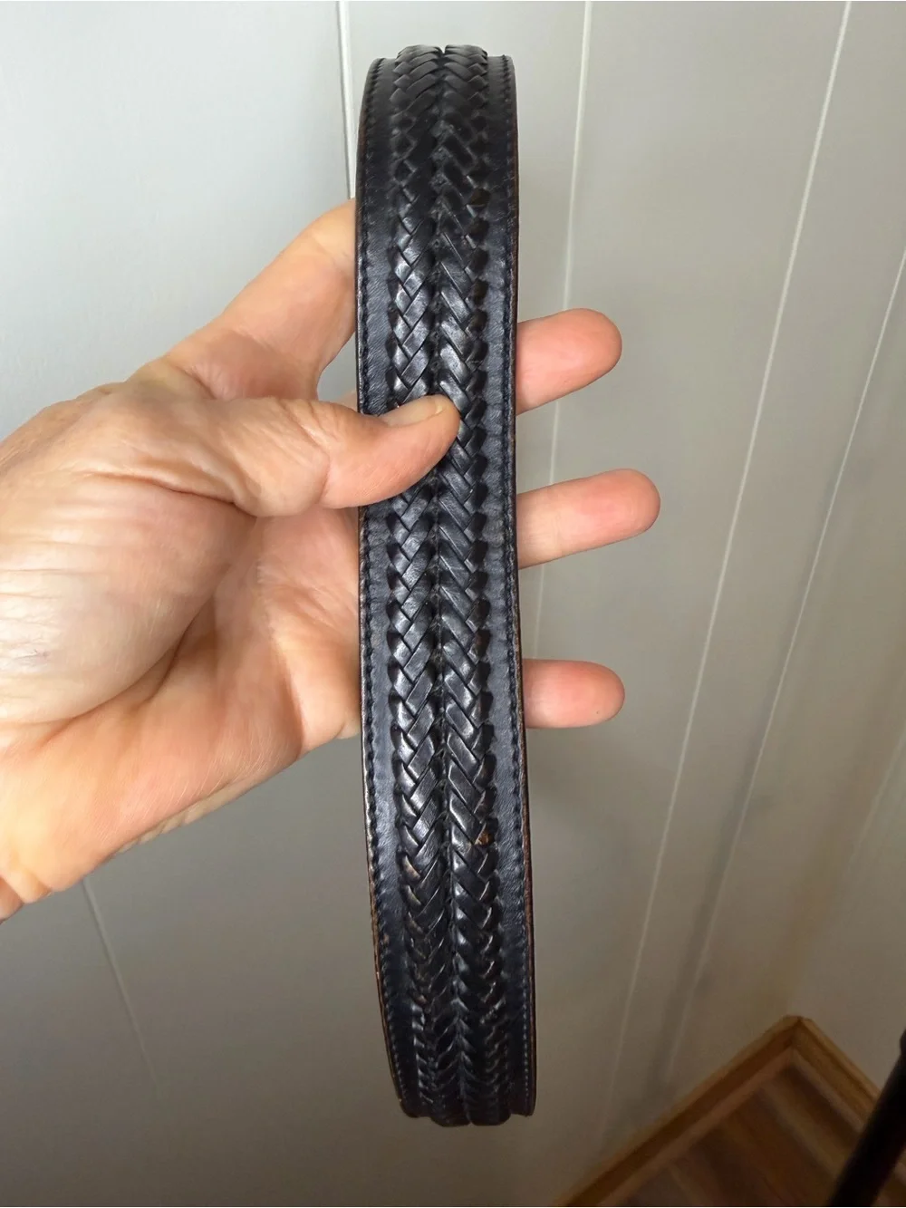 Classic Vintage Black Leather Men’s Belt with Silver Western Buckle
